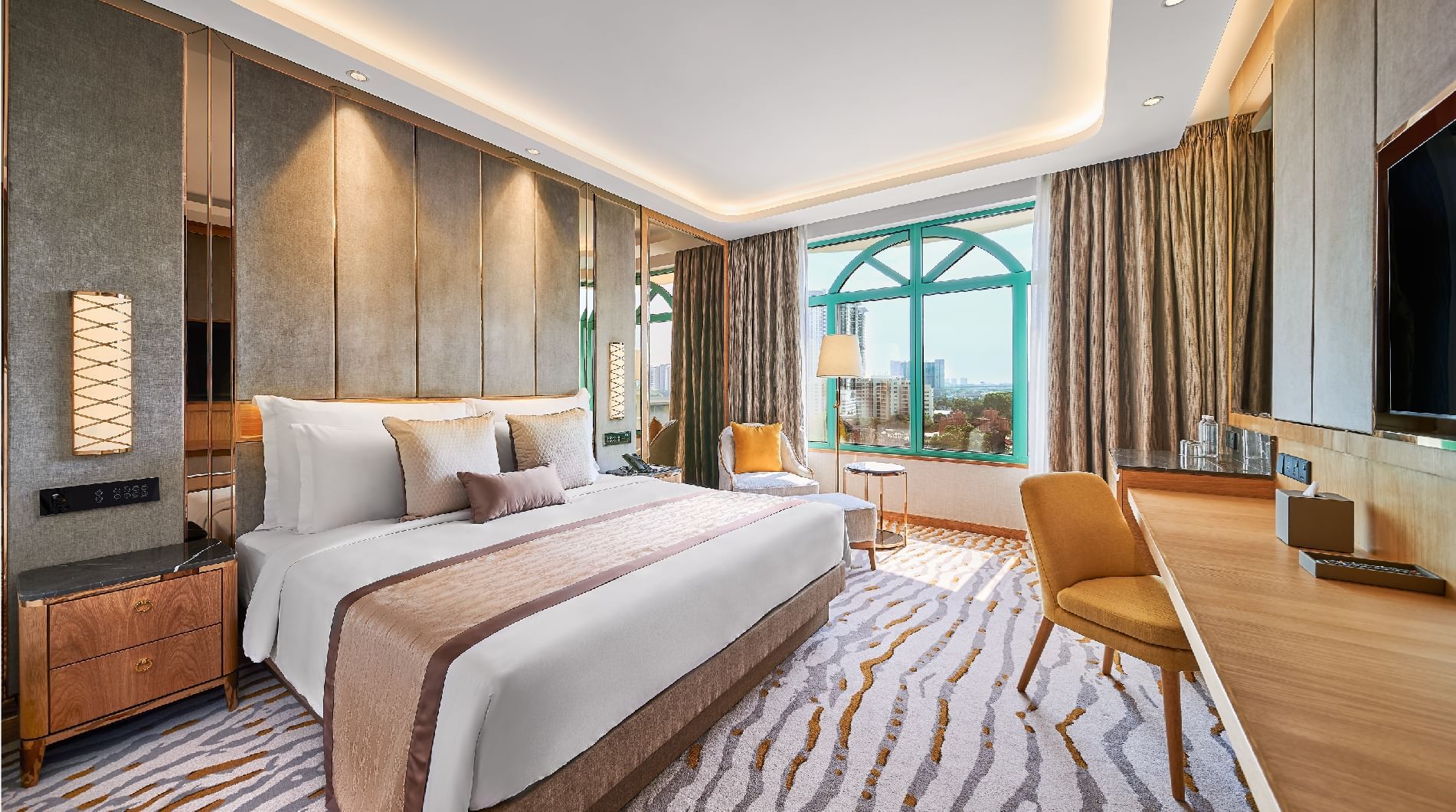 Deluxe Valley View Room